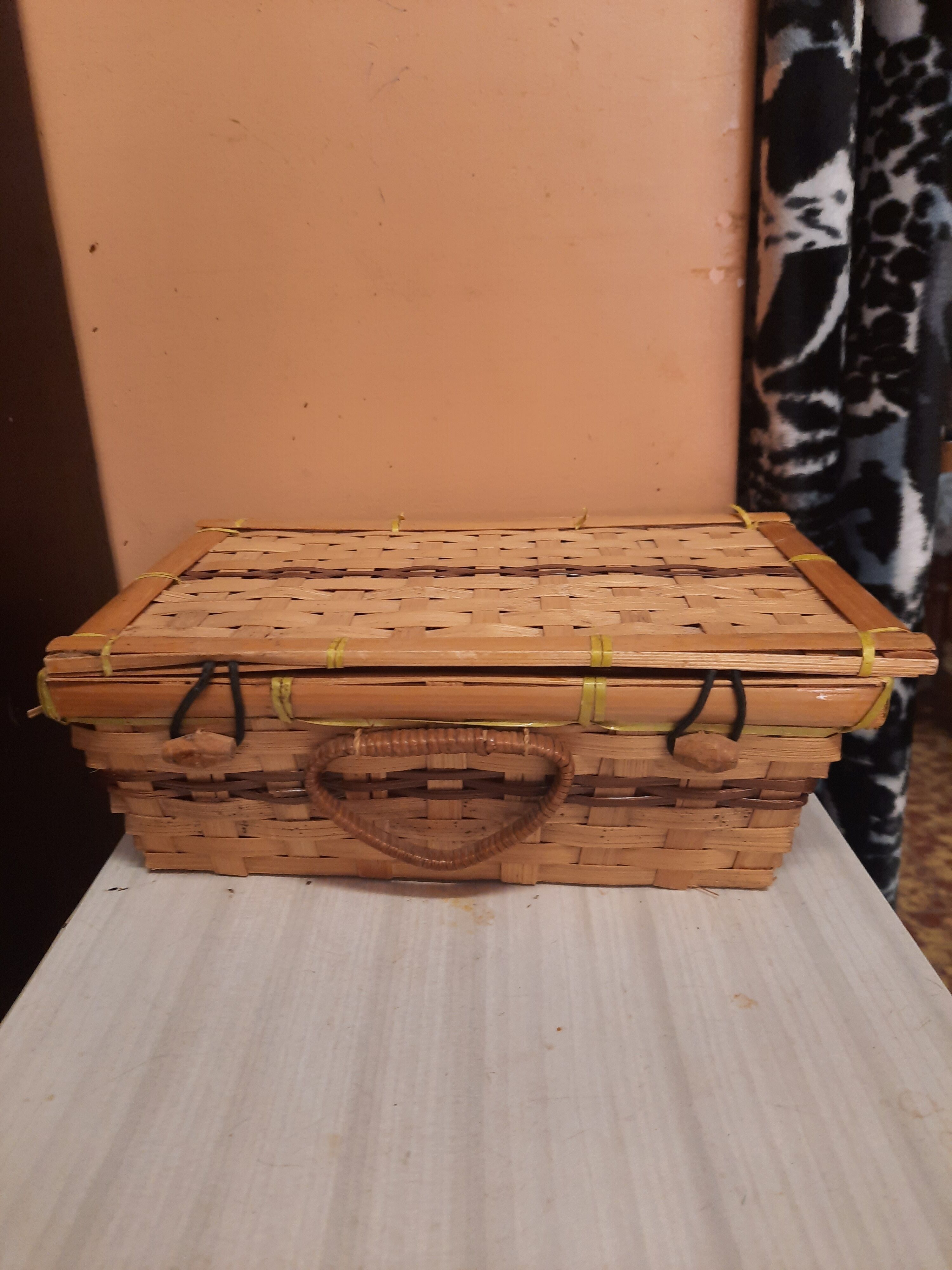 Lot of vintage baskets