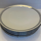 6 white porcelain dessert plates