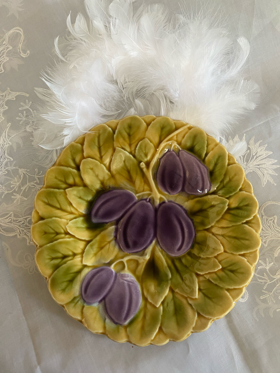 Dessert plate in Sarreguemines majolica