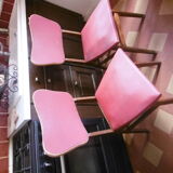 Deux chaises rouges vintage