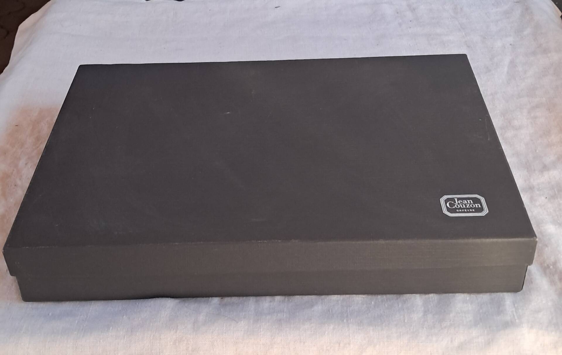Rectangular scalloped service platter in stainless steel – Jean Couzon Silversmith
