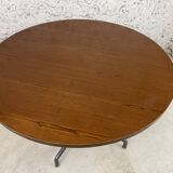 Round table by Giancarlo Piretti, Castelli edition