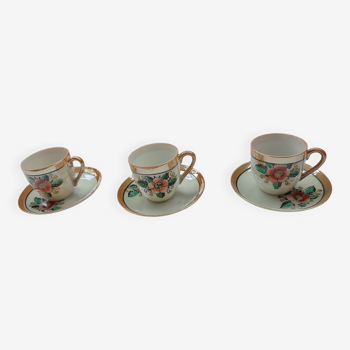 Antique Chinese porcelain cups