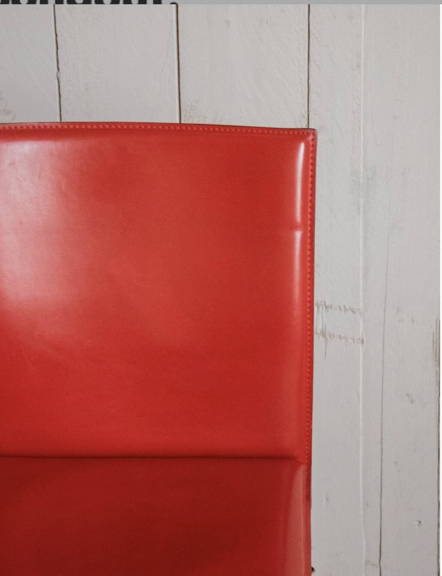 Paire de chaises en cuir