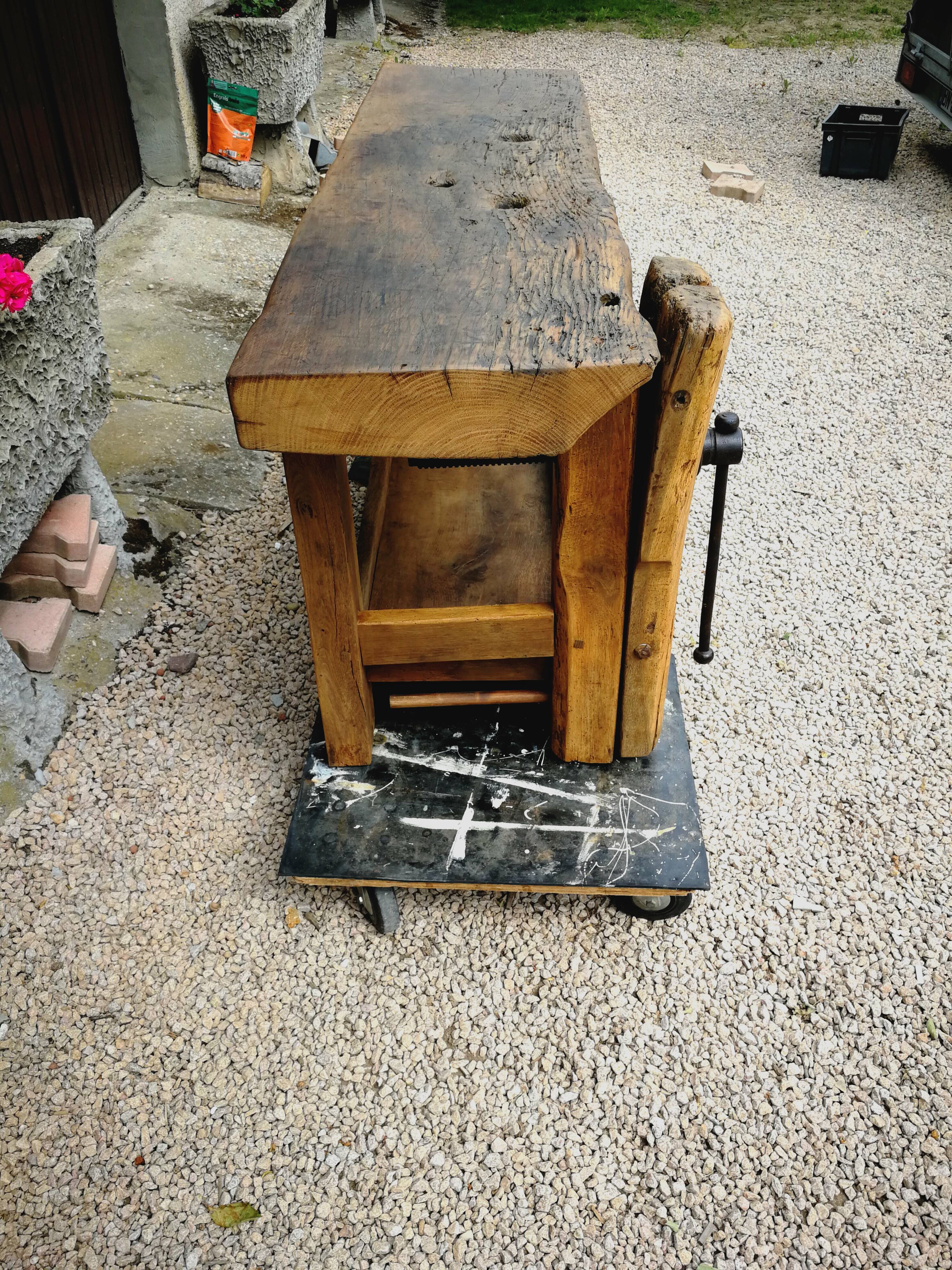 Carpenter's workbench