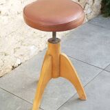 Adjustable piano stool