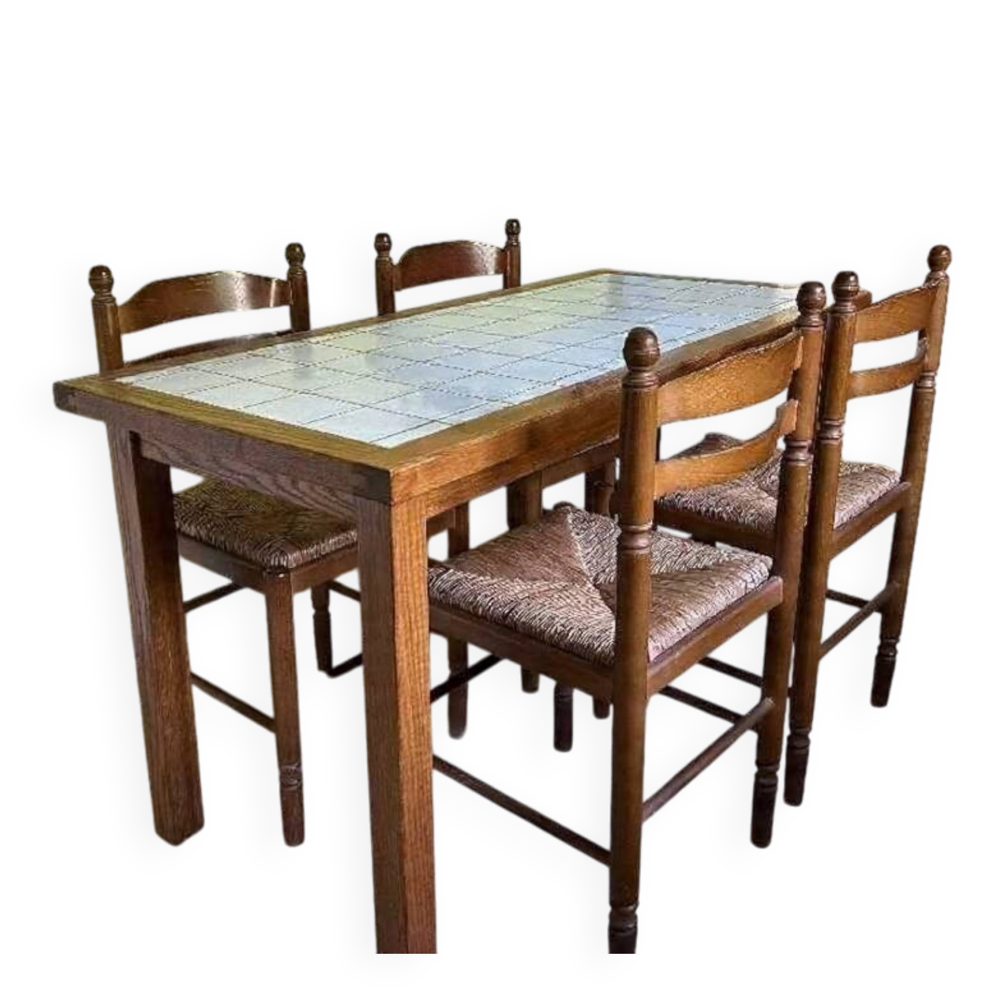 Dining table in chic country style and 4 chairs.