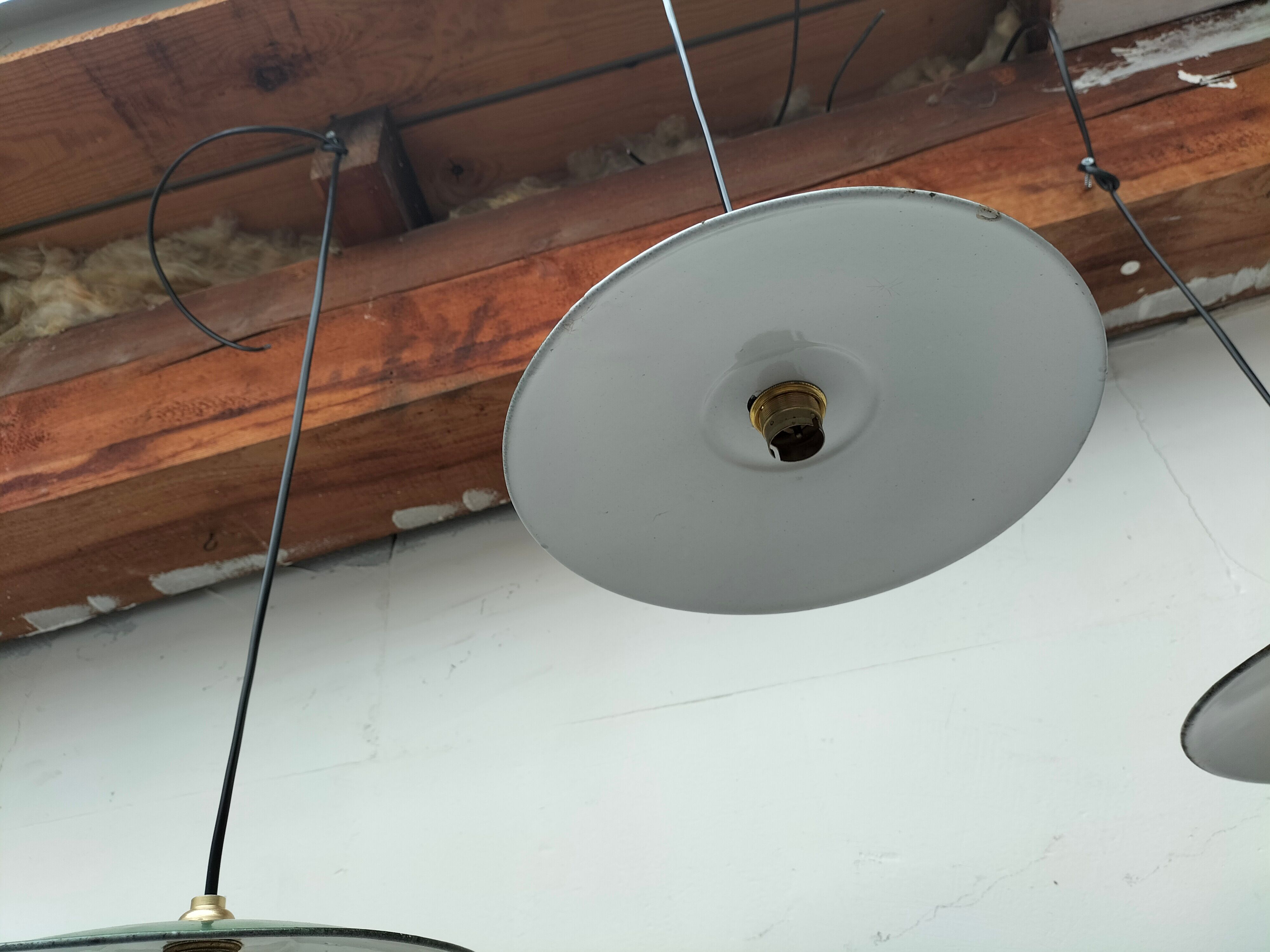 Lot de 4 lampes en tôle émaillée