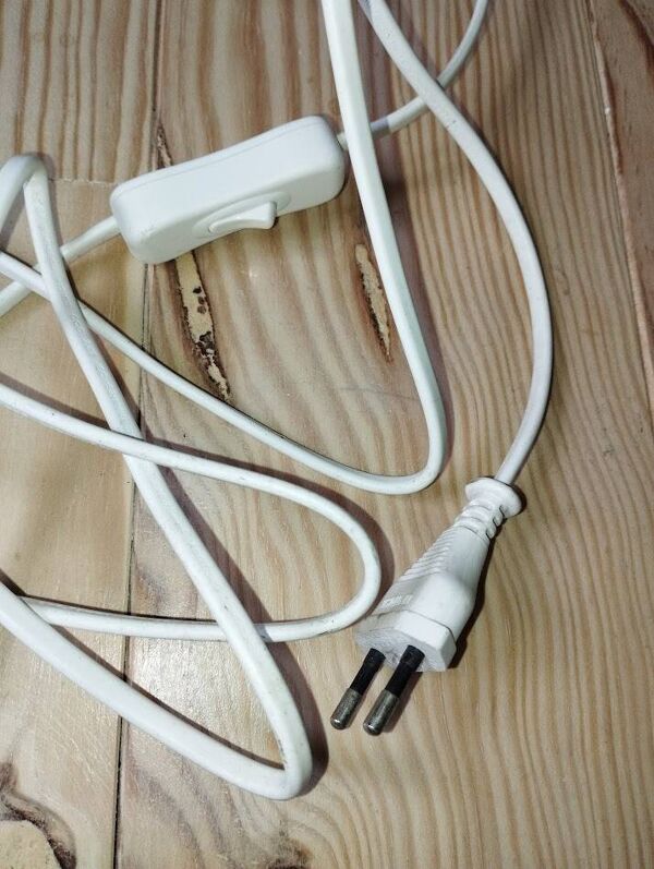 Lampe Ikea Iviken effet glaçon – design iconique années 2000