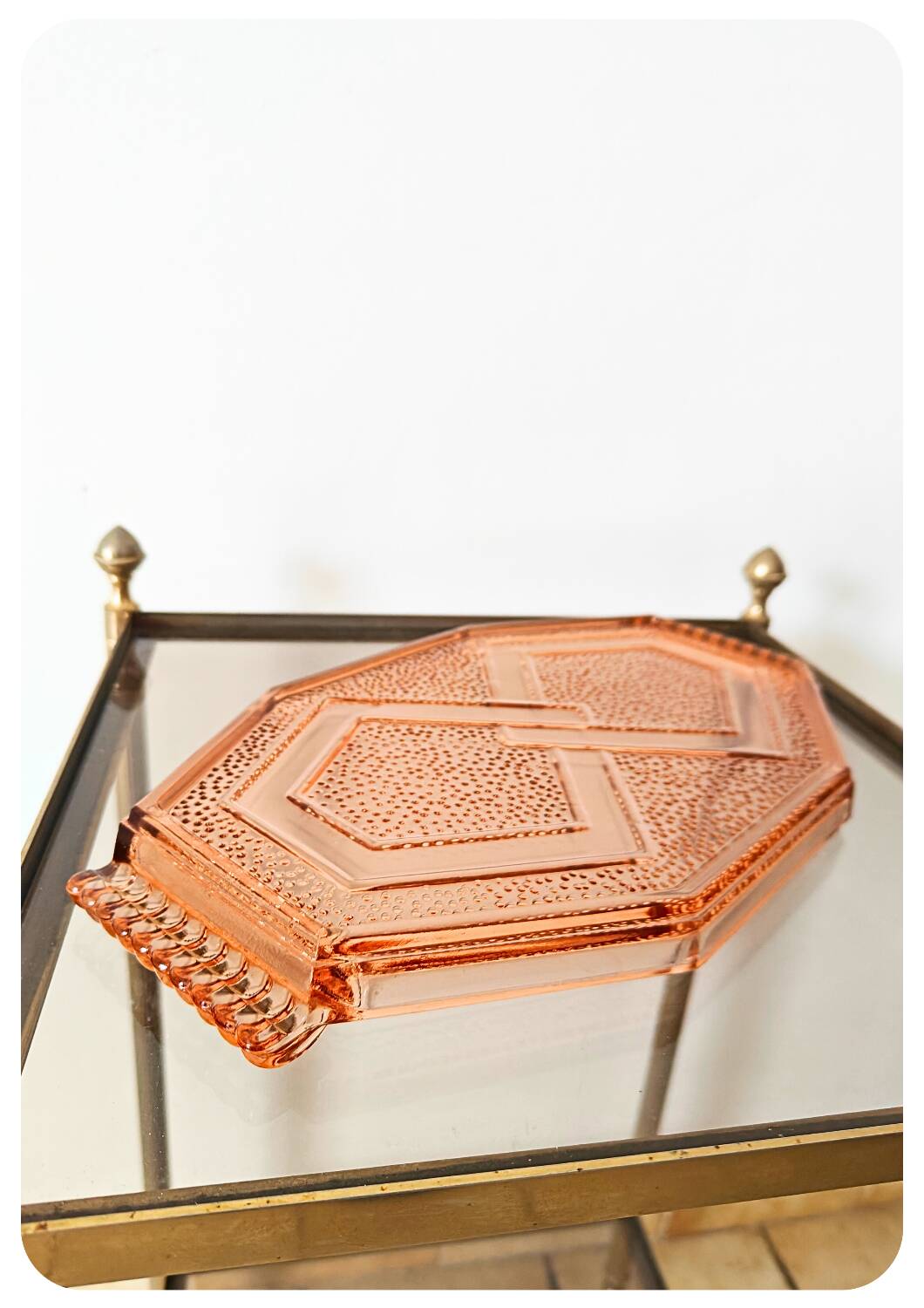 Plateau en verre rose Art Déco