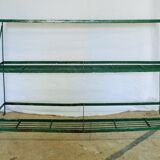 etagére staircase with metal plants