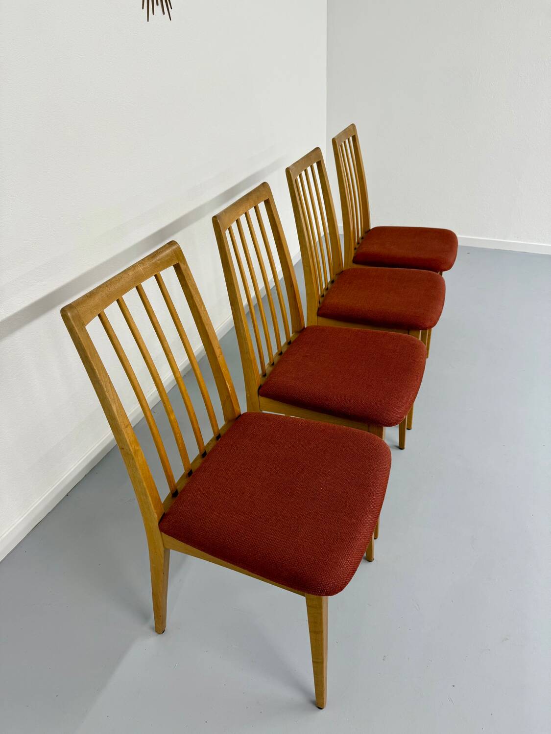 Set of 4 chairs in solid beech and vintage orange fabric, 70s design