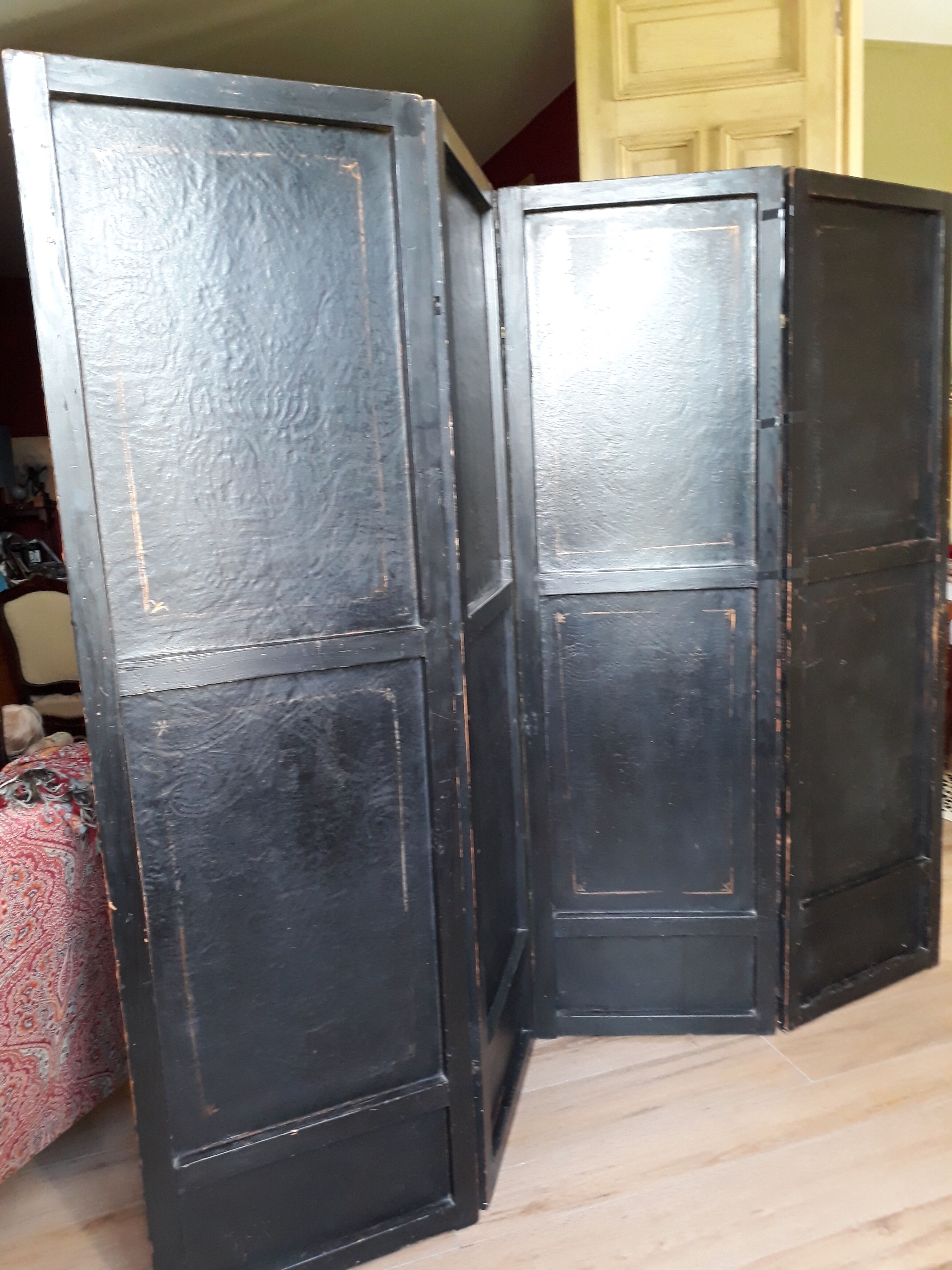 18th-century screen in Cordovan leather