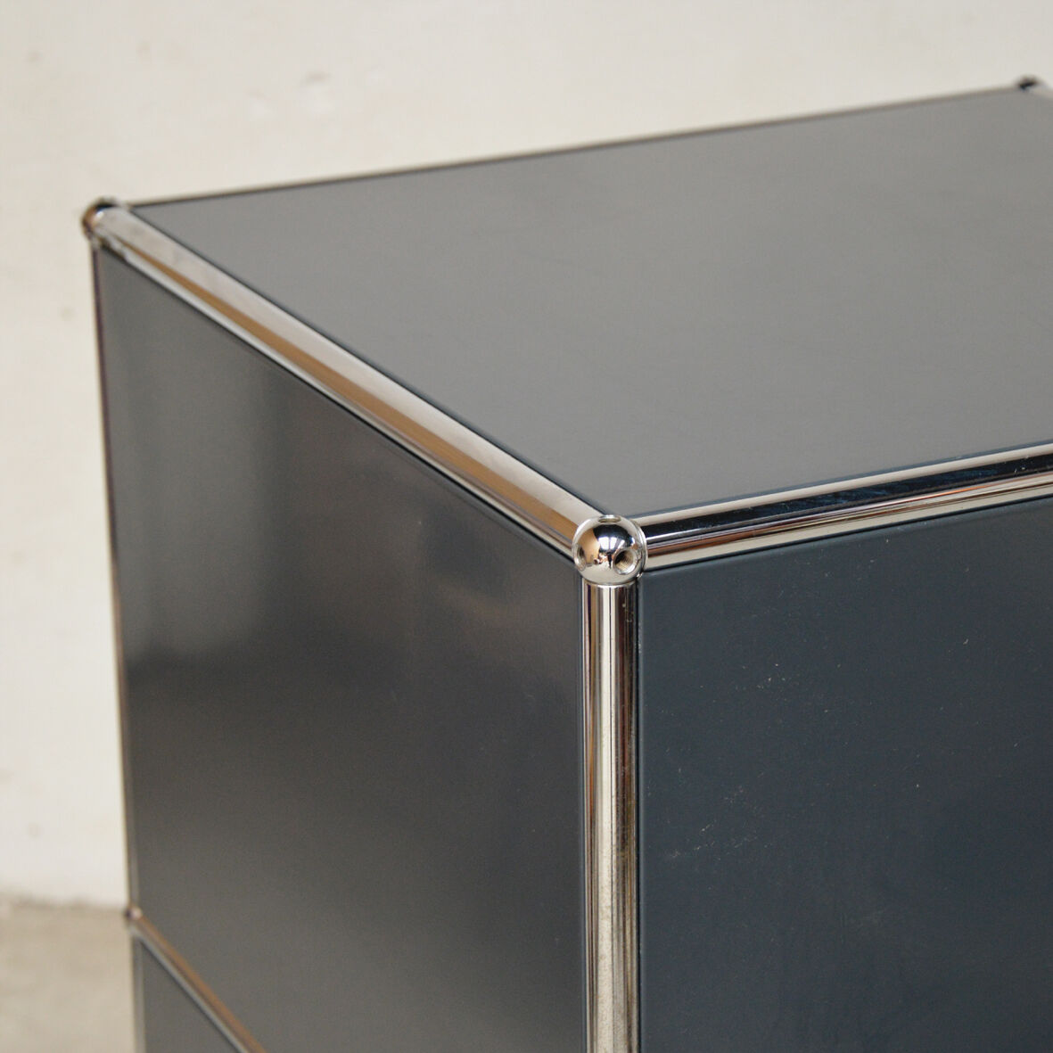 USM Haller storage unit grey