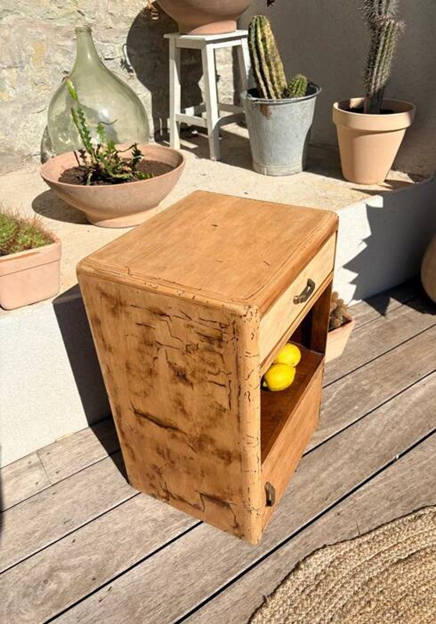 Small piece of furniture "Luc"