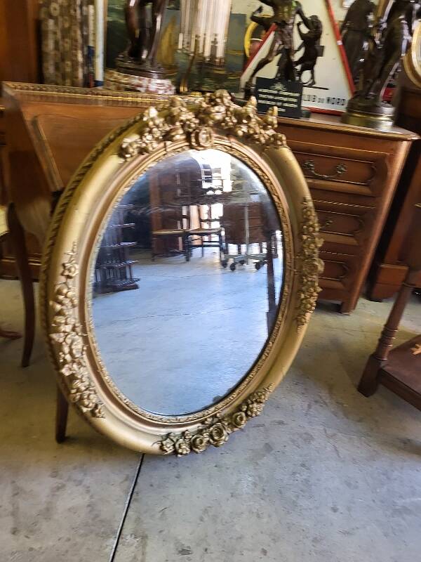 Oval gilt medallion mirror no. 54
