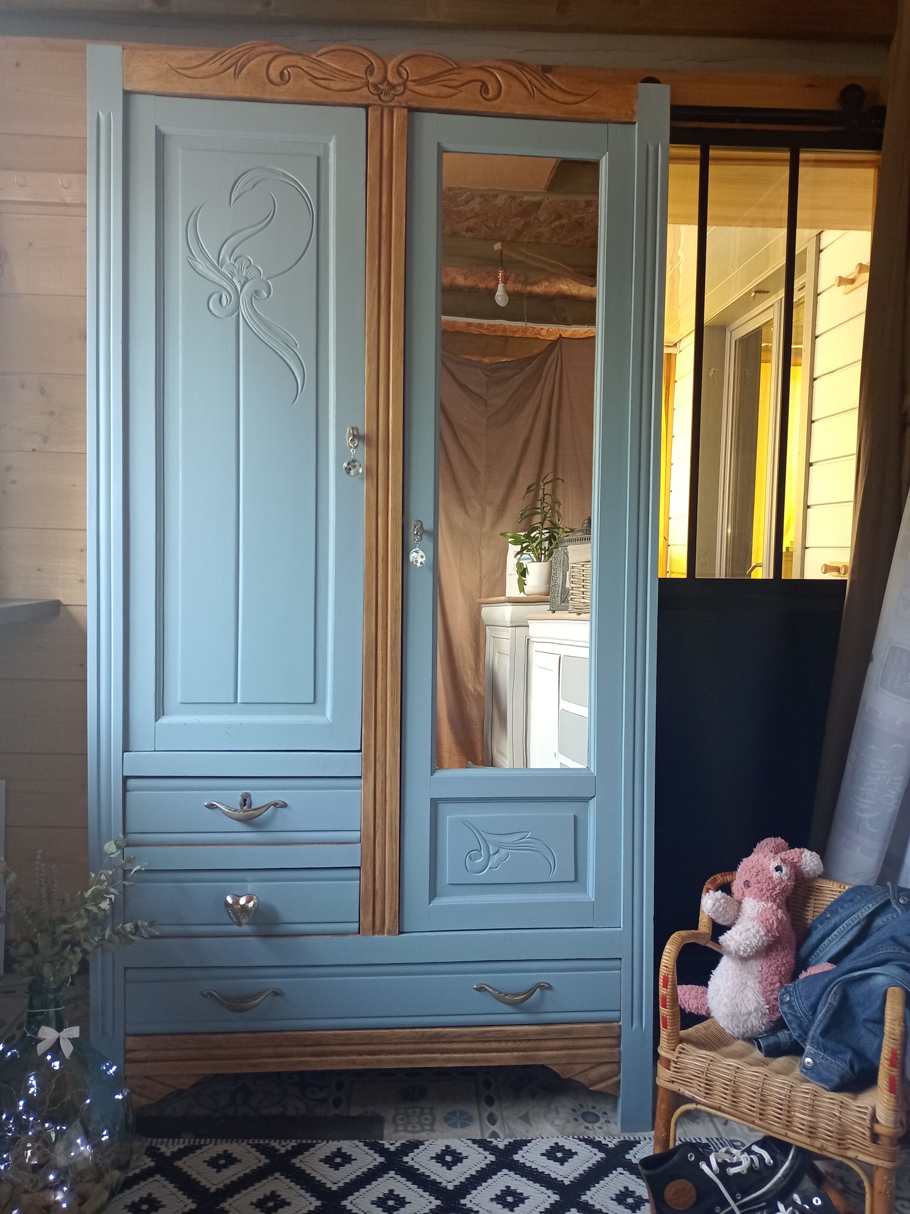 Armoire parisienne ravi