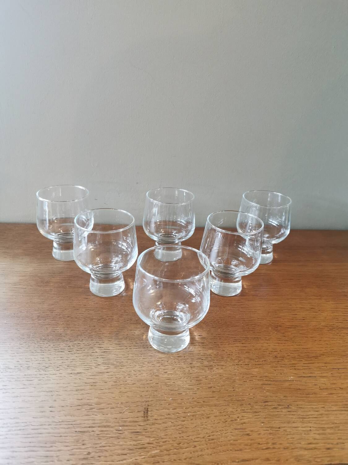 6 stackable vintage 70s stemmed glasses