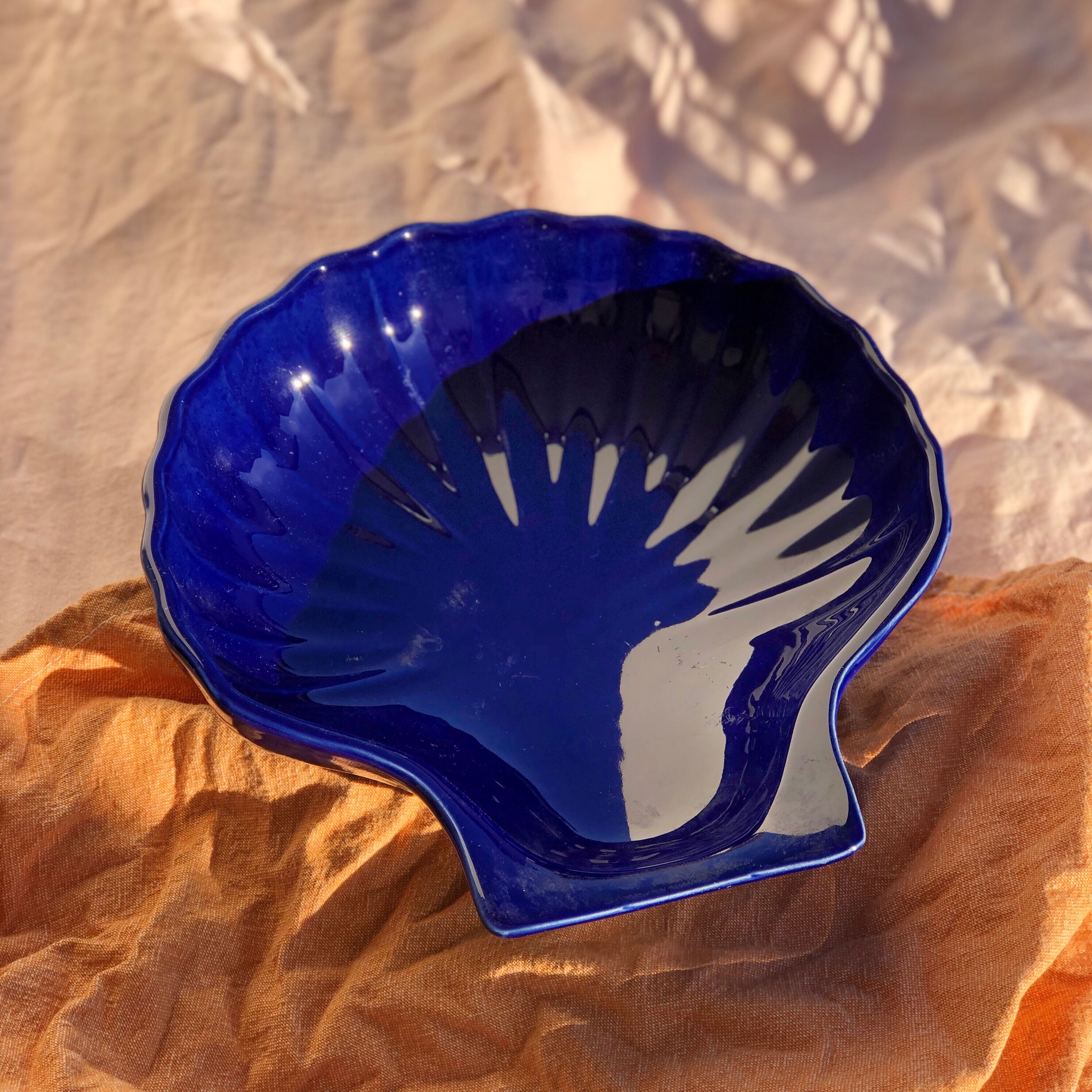Enamel ceramic shell dish