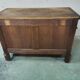 Commode à tiroirs style Louis XV en noyer et plaquée noyer