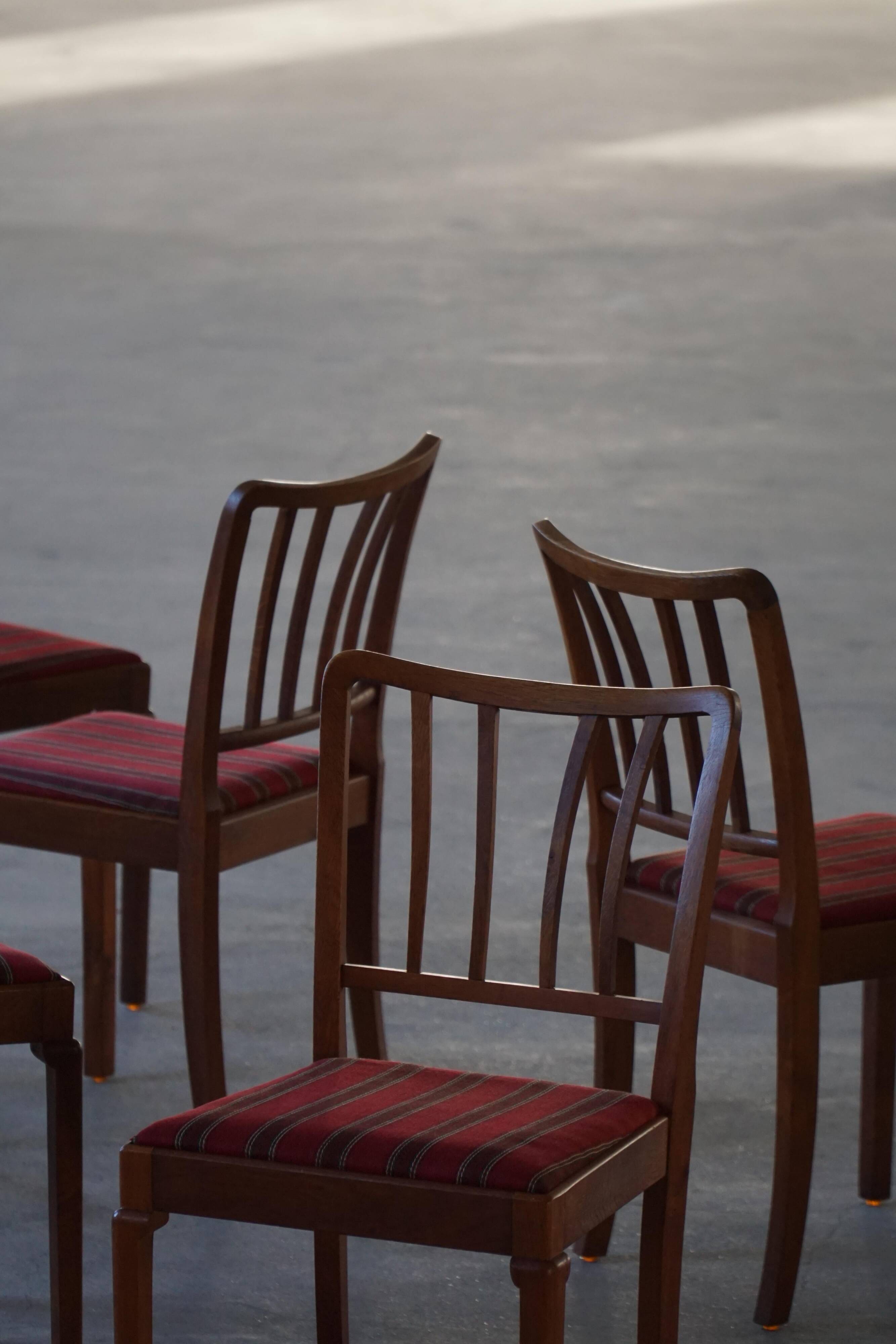 Set of 6 modern classic Danish dining chairs, oak with upholstered seats, 1950s.