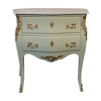 Commode de style Louis XV, galbée à 2 tiroirs