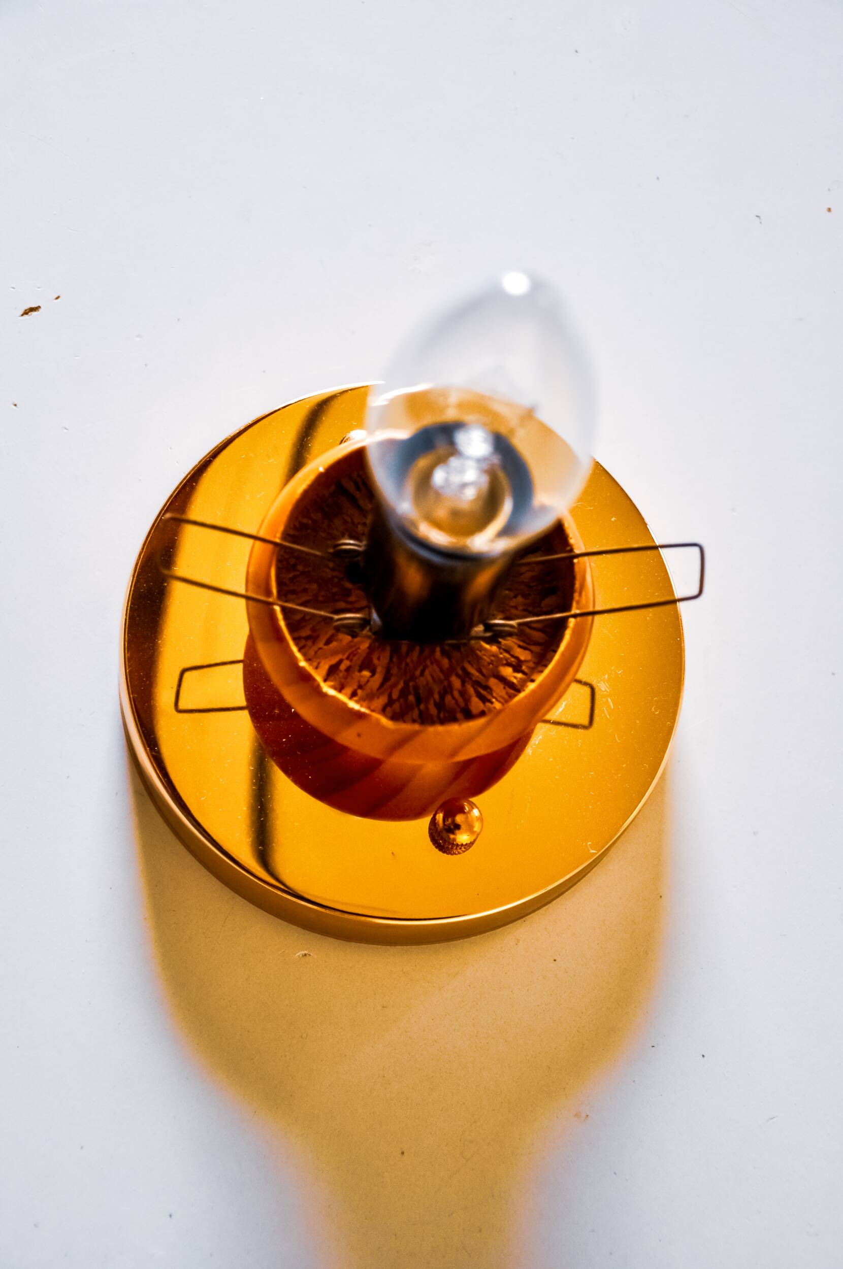 “Cocoon” wall lamp, resin and pine, Italy, 1970