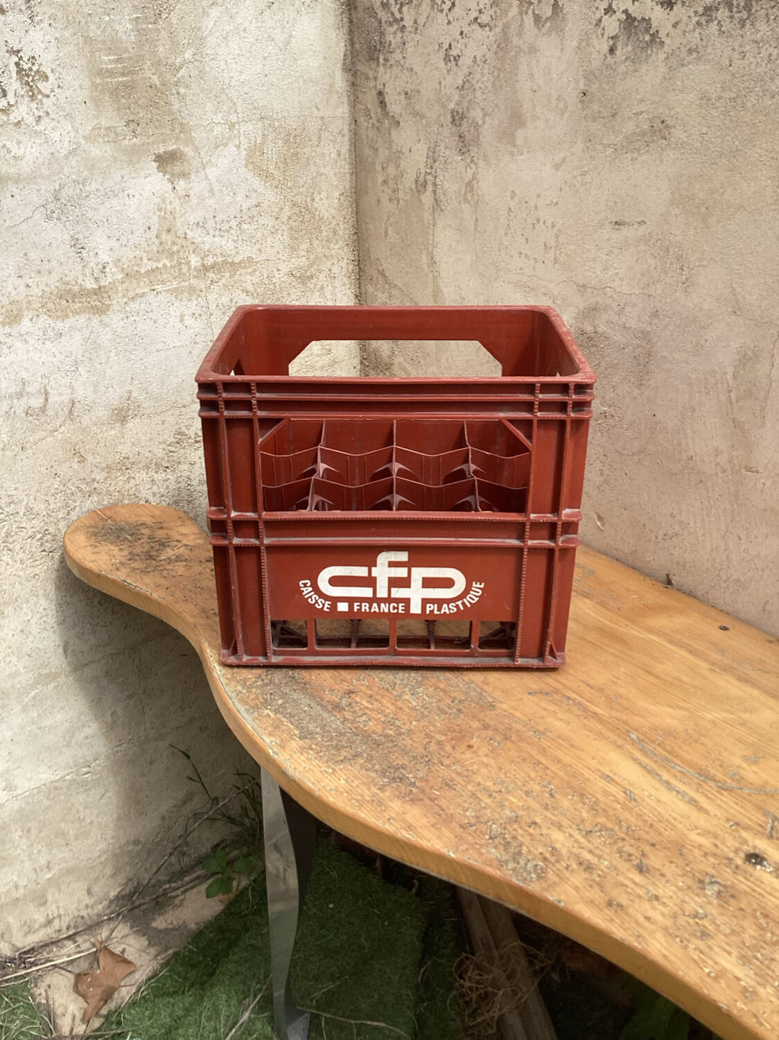 Vintage bottle locker CFP France Plastic Crate