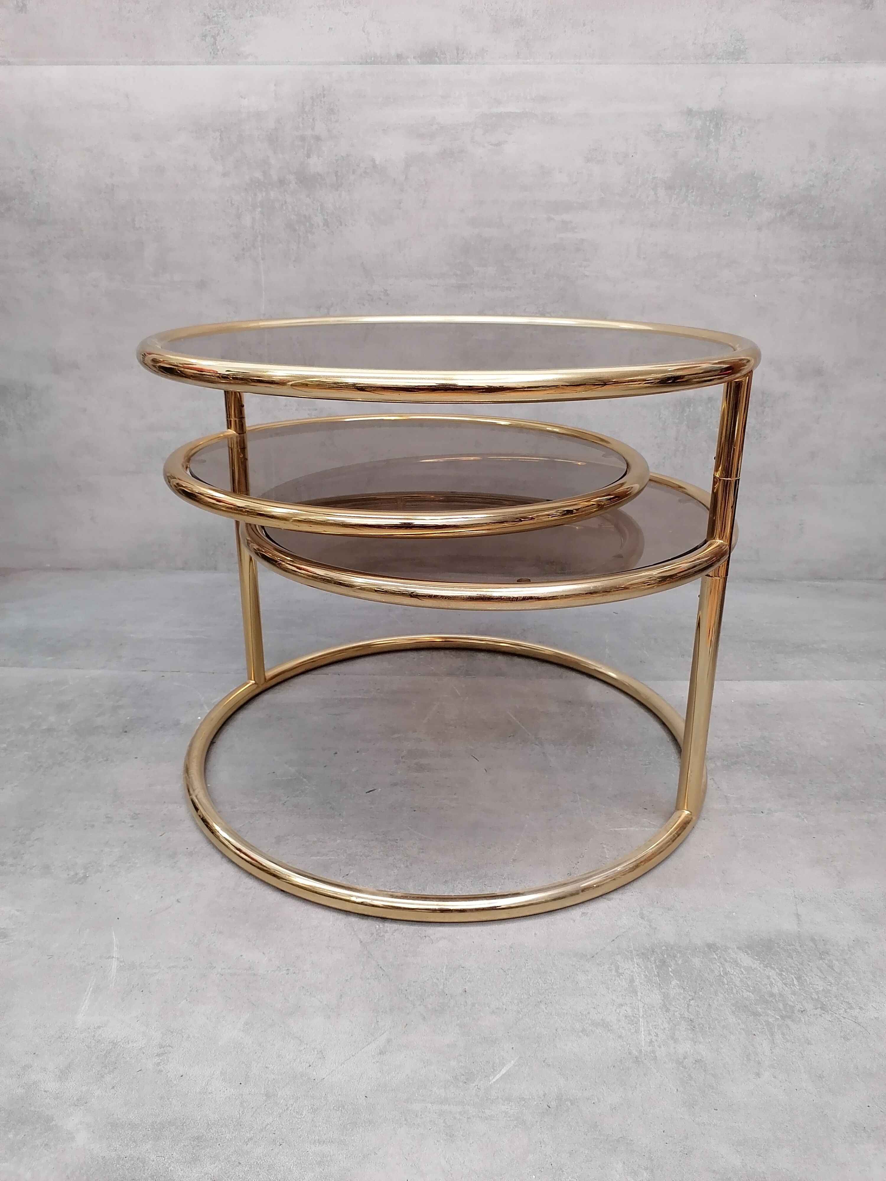 Table basse laiton 3 niveaux pivotants des années 1970 style de Milo Baughman Italie