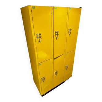 Cloakroom metal locker