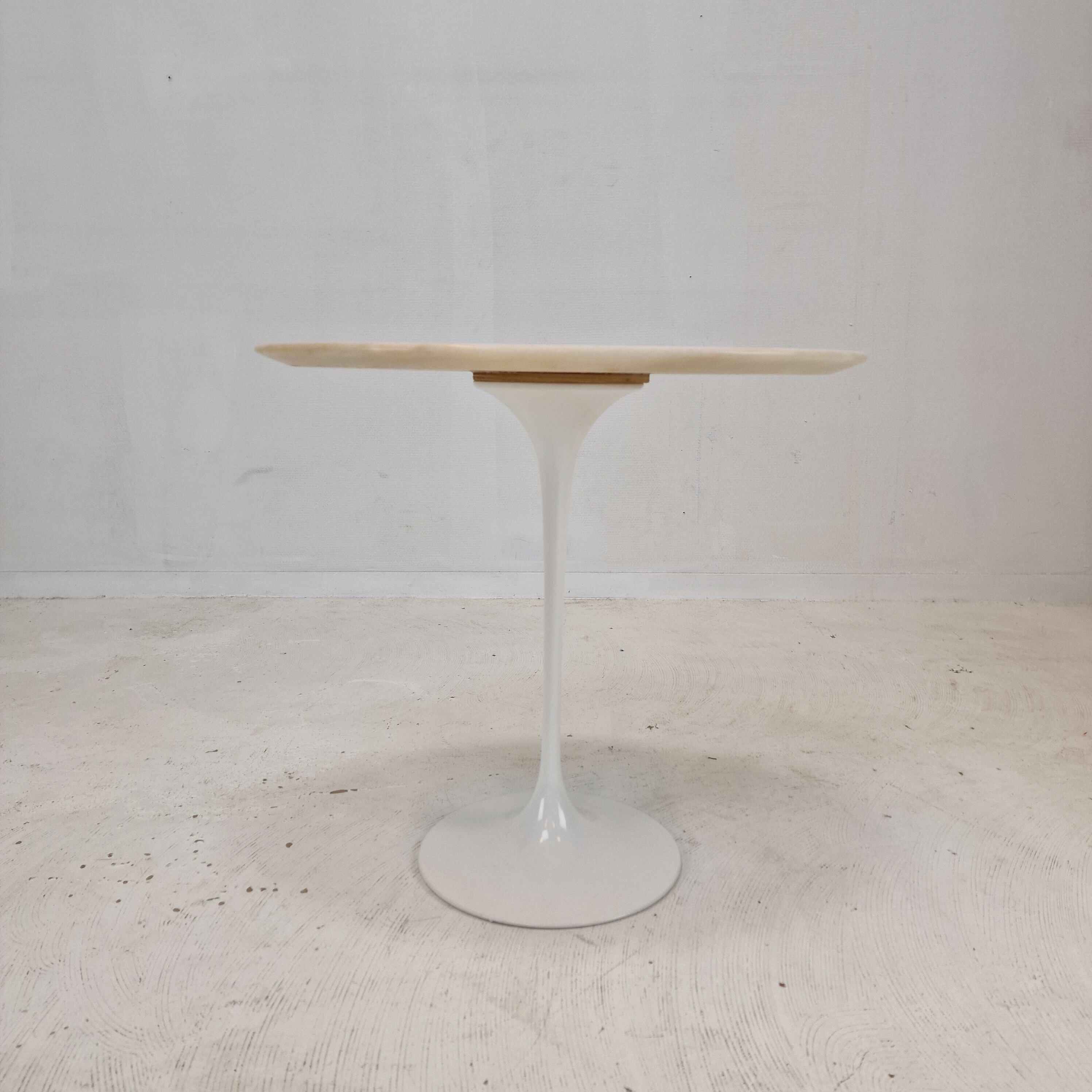 Oval Marble Side Table by Eero Saarinen for Knoll