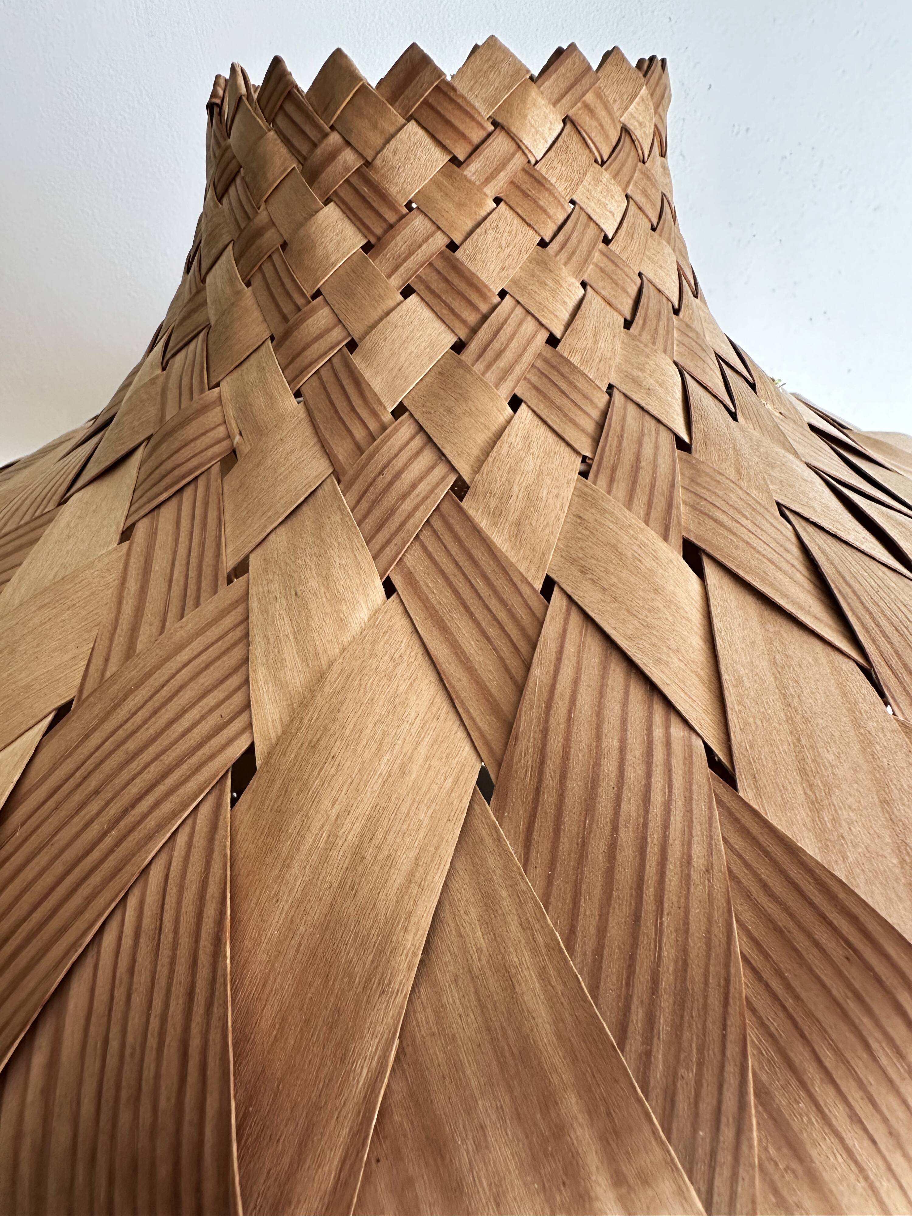 Large tripod mood lamp