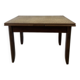 Extendable farm table