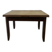 Extendable farm table