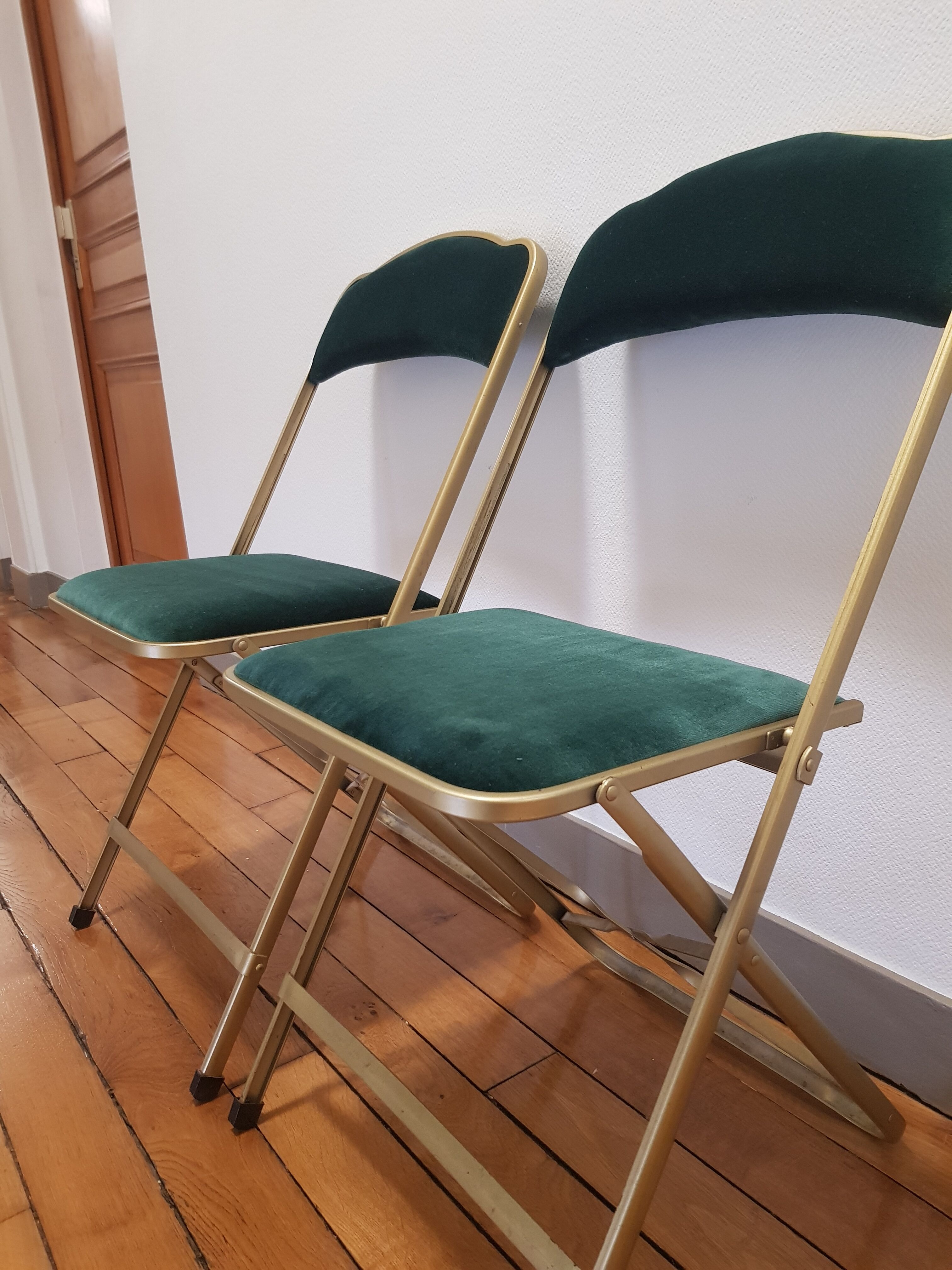 Set of 2 folding velvet chairs