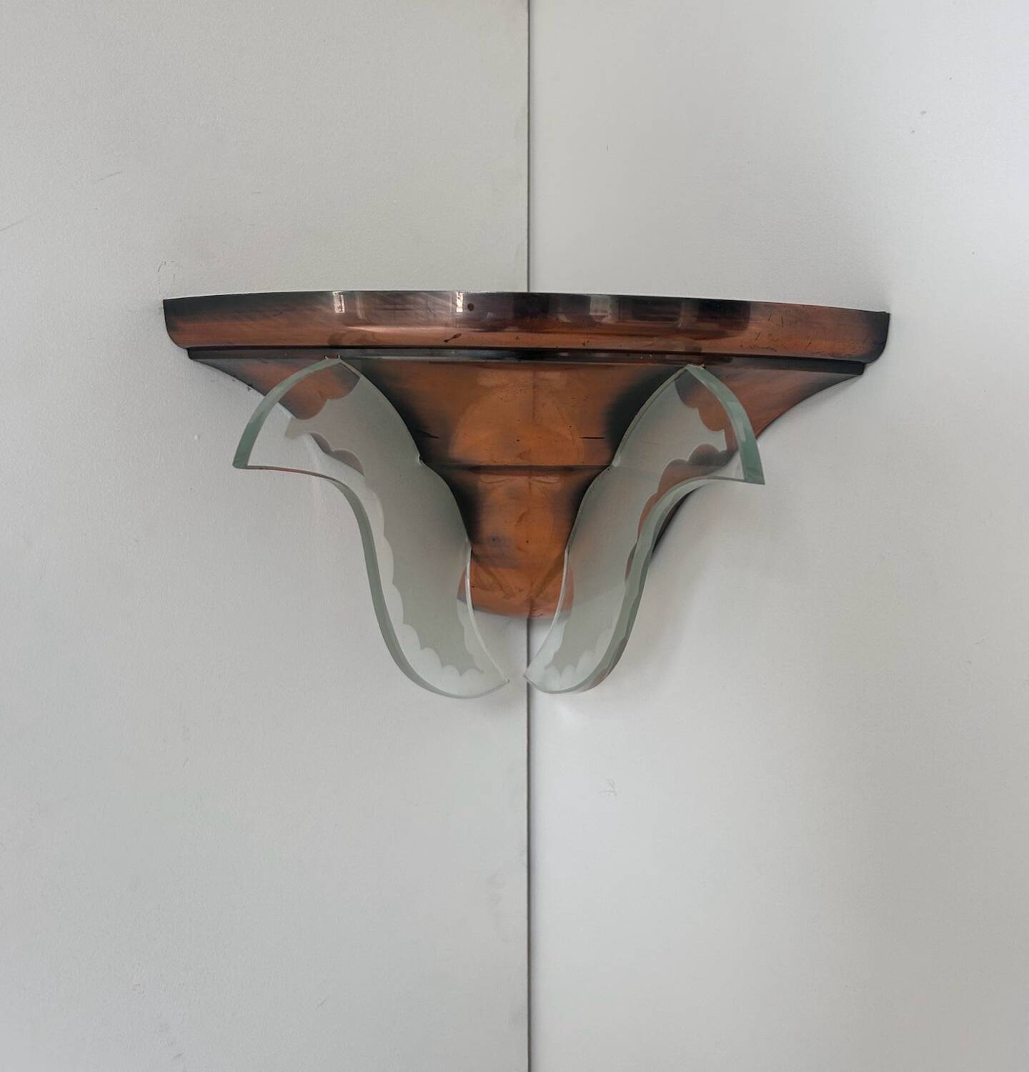Art deco corner wall light, copper and glass, France 1930