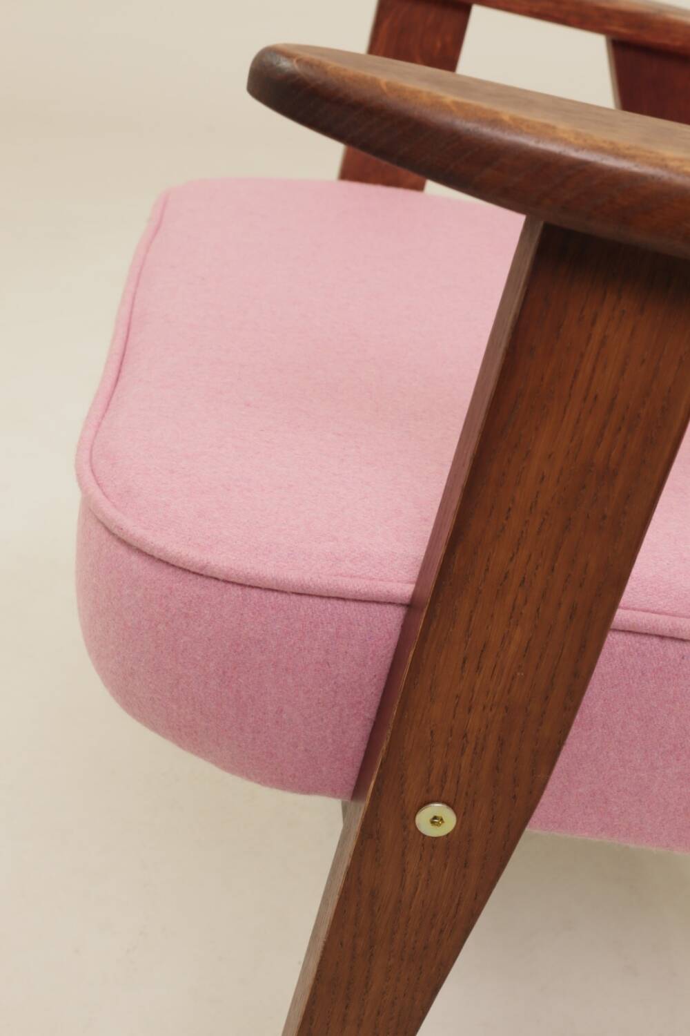 Mid-century modern armchair, oak wood, natural wool.