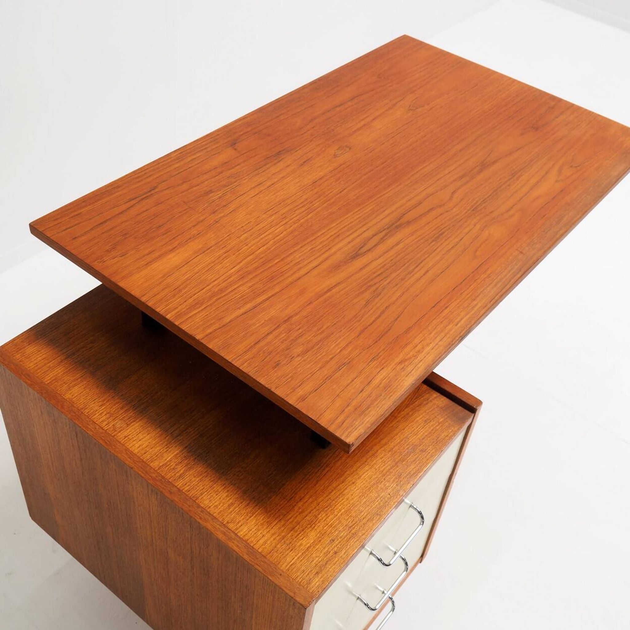 Vintage Mid-Century Desk by Pastoe – Dutch Functionalism from the 1950s