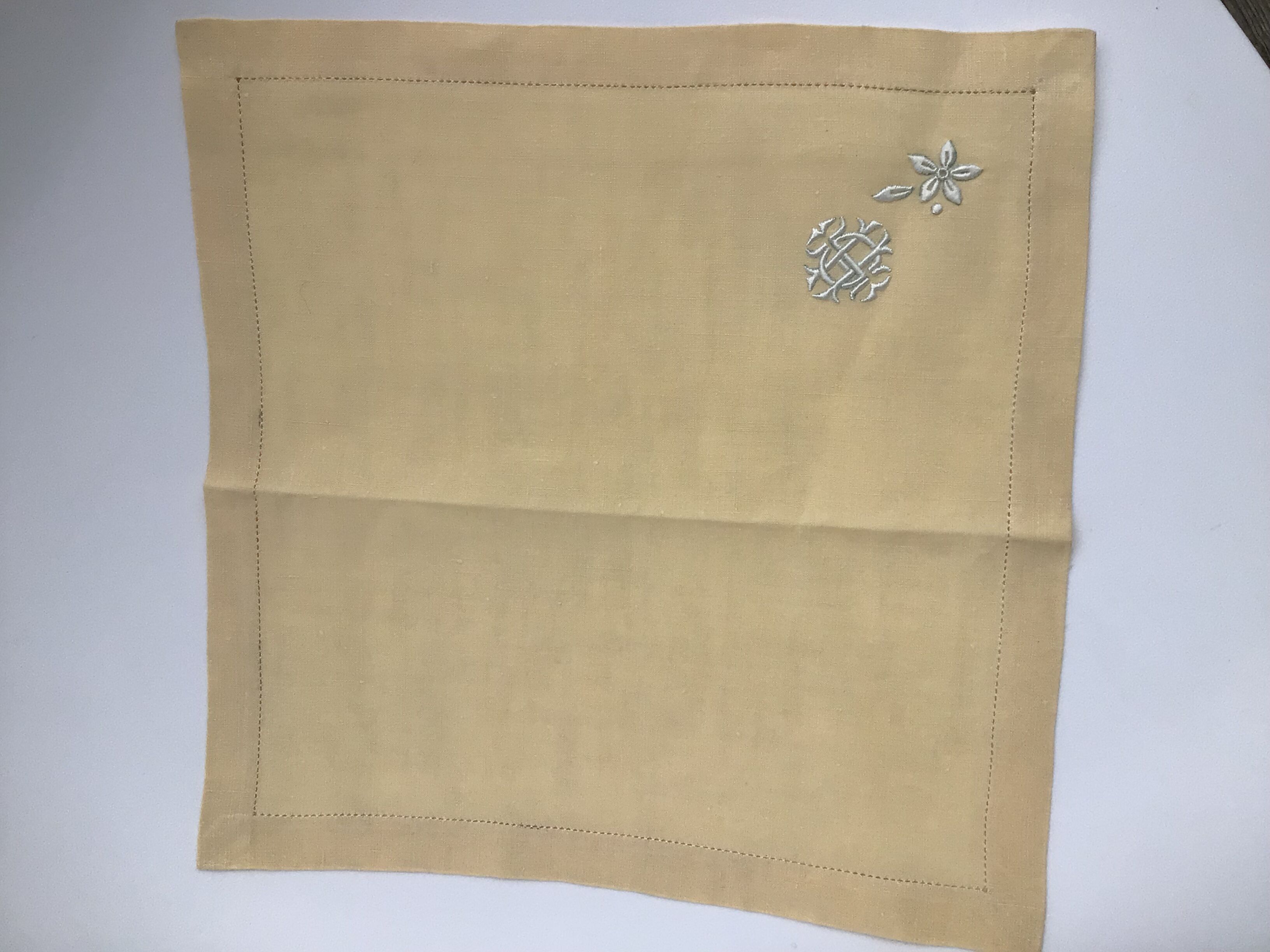 New embroidered linen tablecloth HS with 8 napkins.