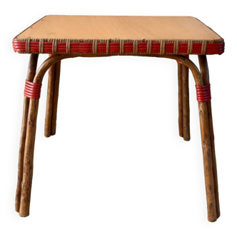 Table basse en rotin miel et rouge années 60