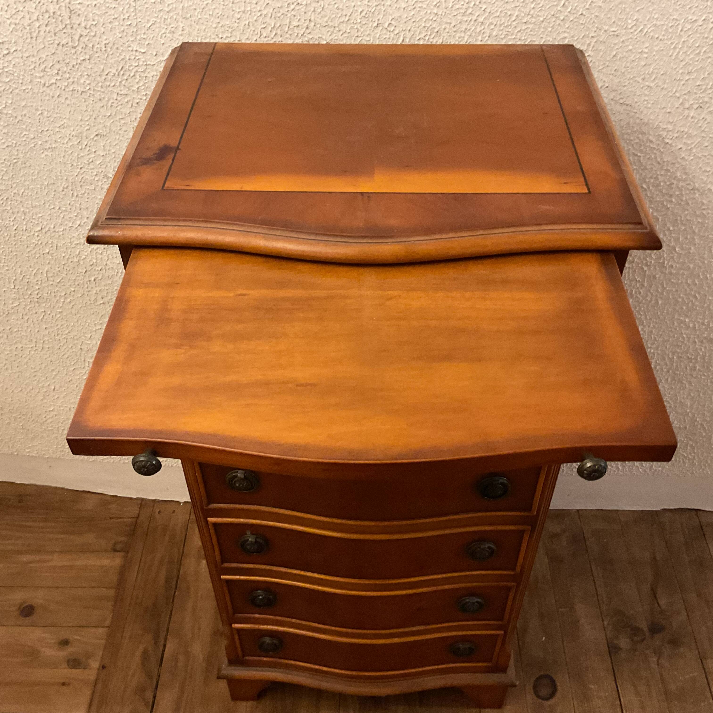 Empire-style chest of drawers