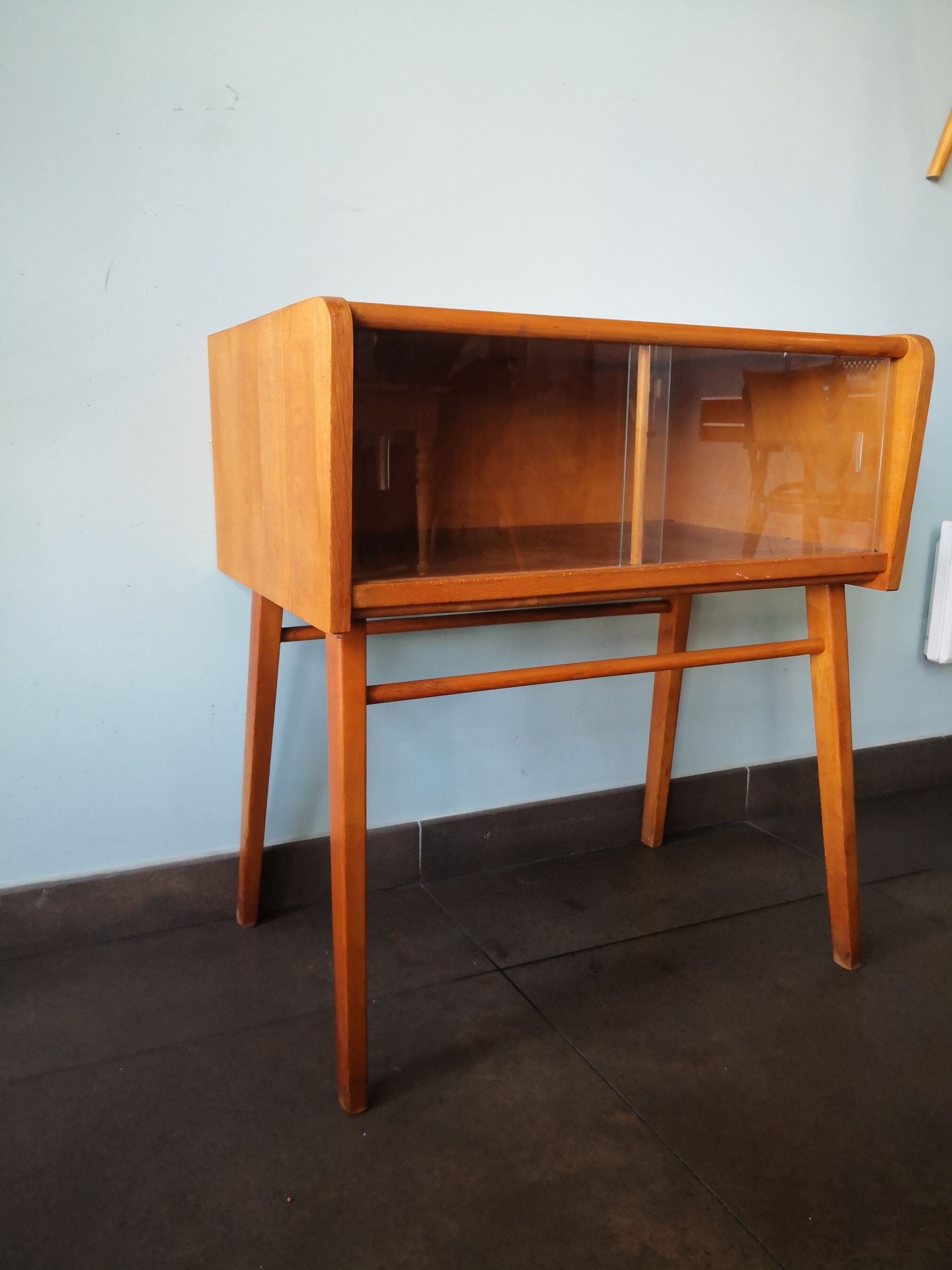 Vintage TV/radio stand, Czech (Opp. Hodonin)