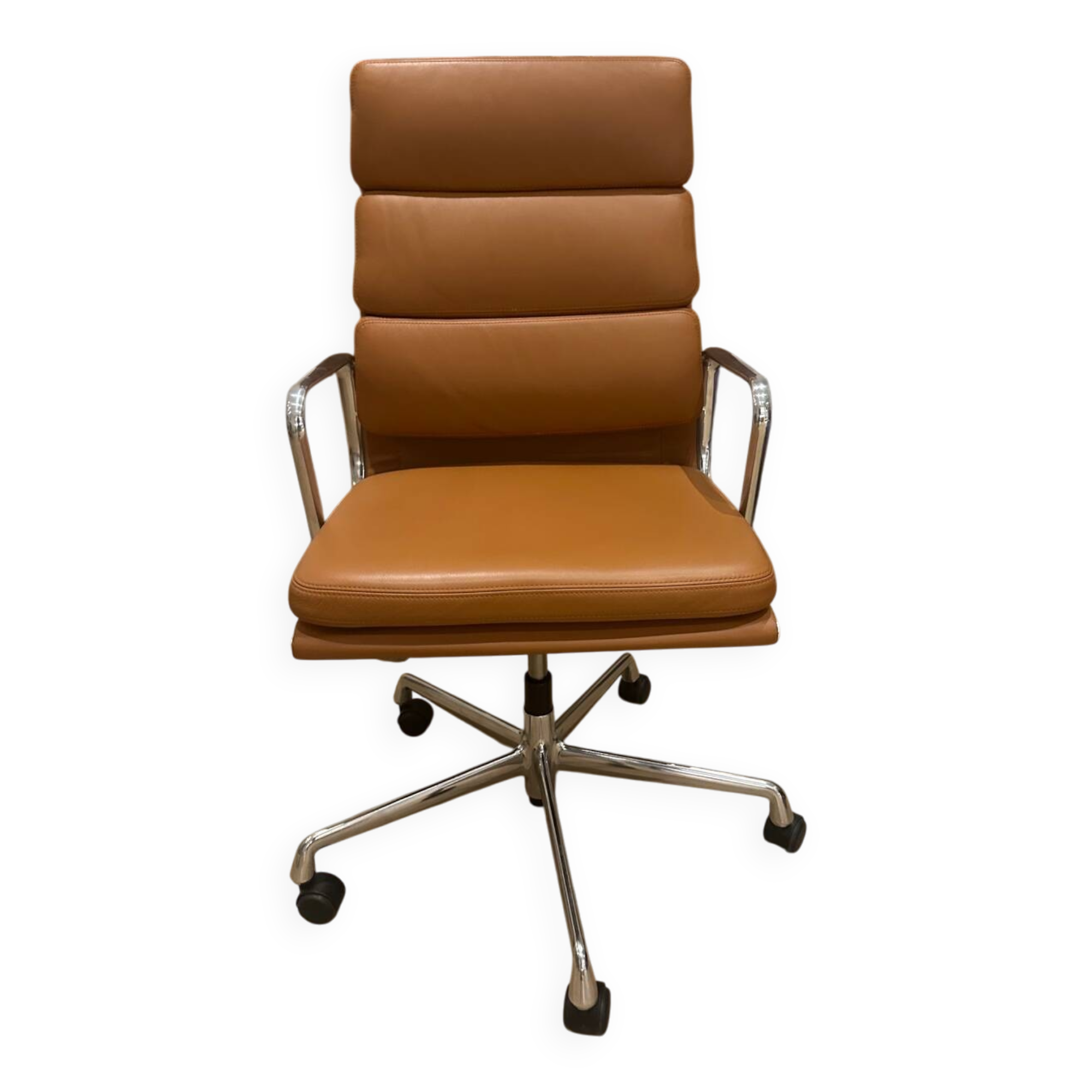 Eames EA 219 chair, Vitra edition, near mint condition