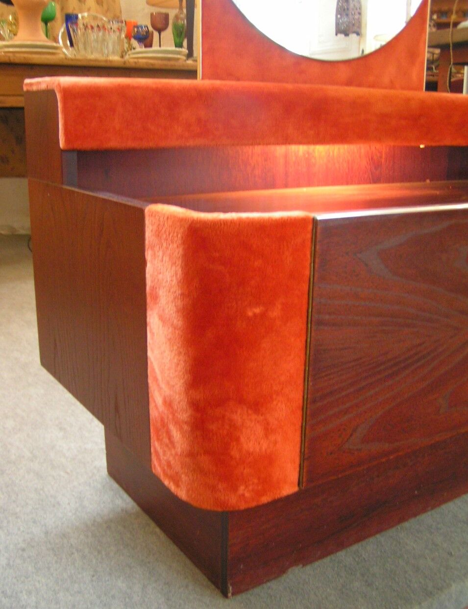 Coiffeuse années 70
