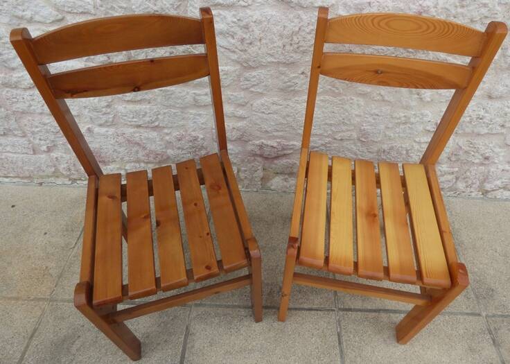 Pair of solid pine chairs with banded backs