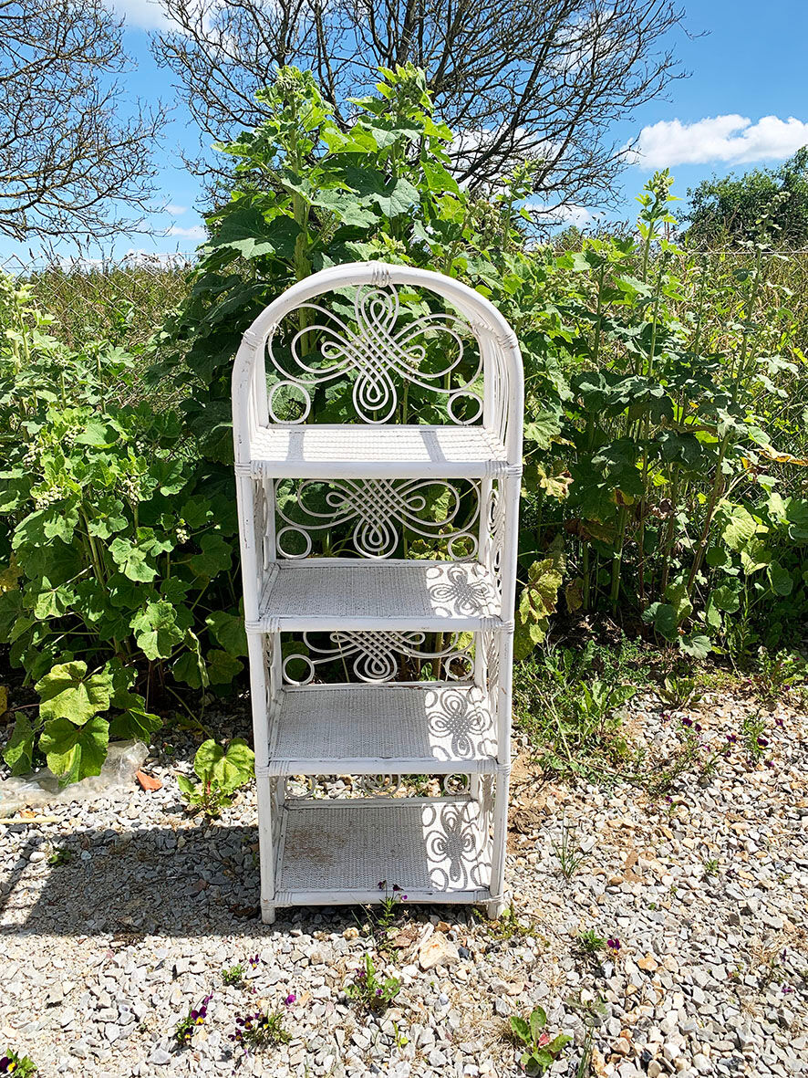 Old white rattan living room: 5 pieces of furniture
