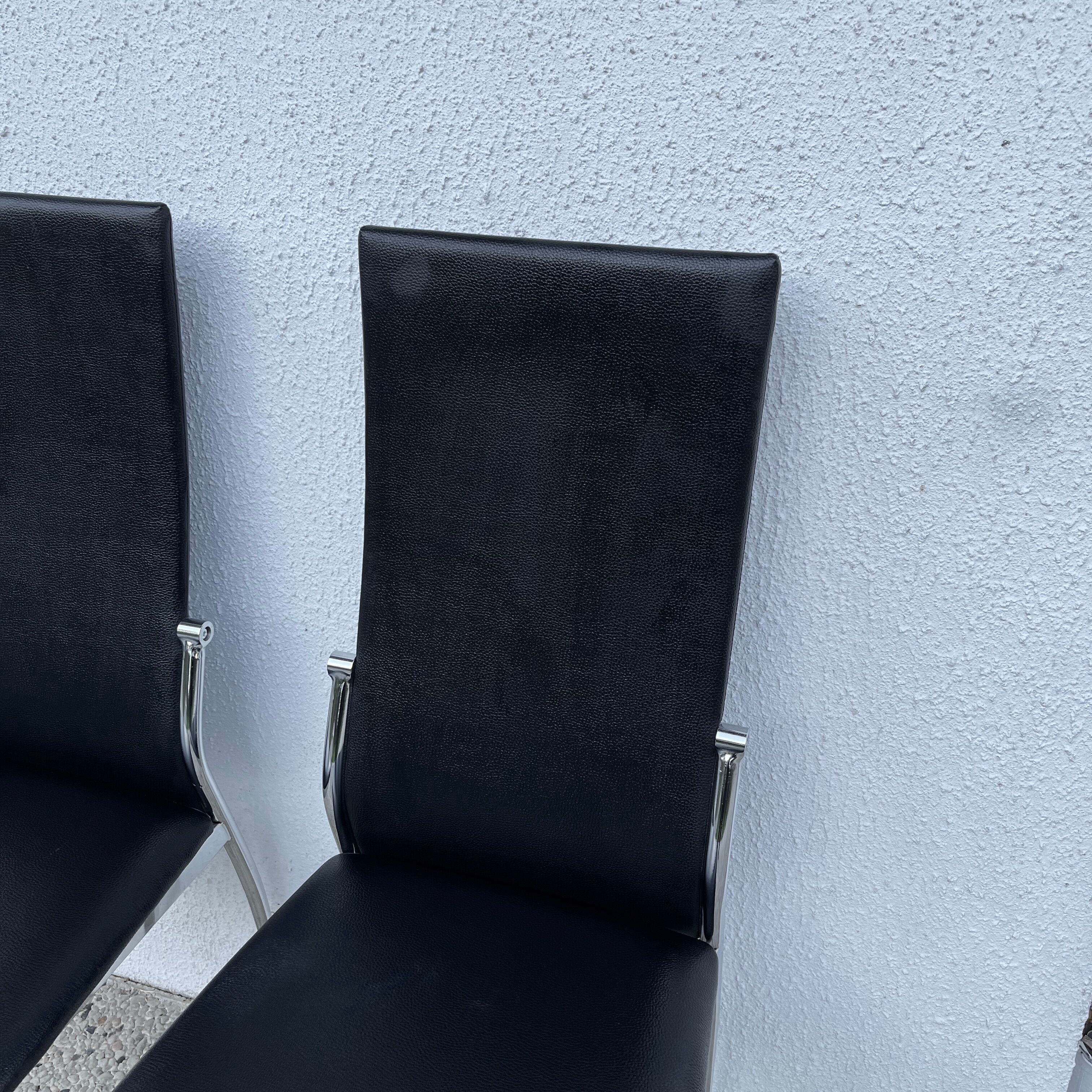 Design chair in black skaï