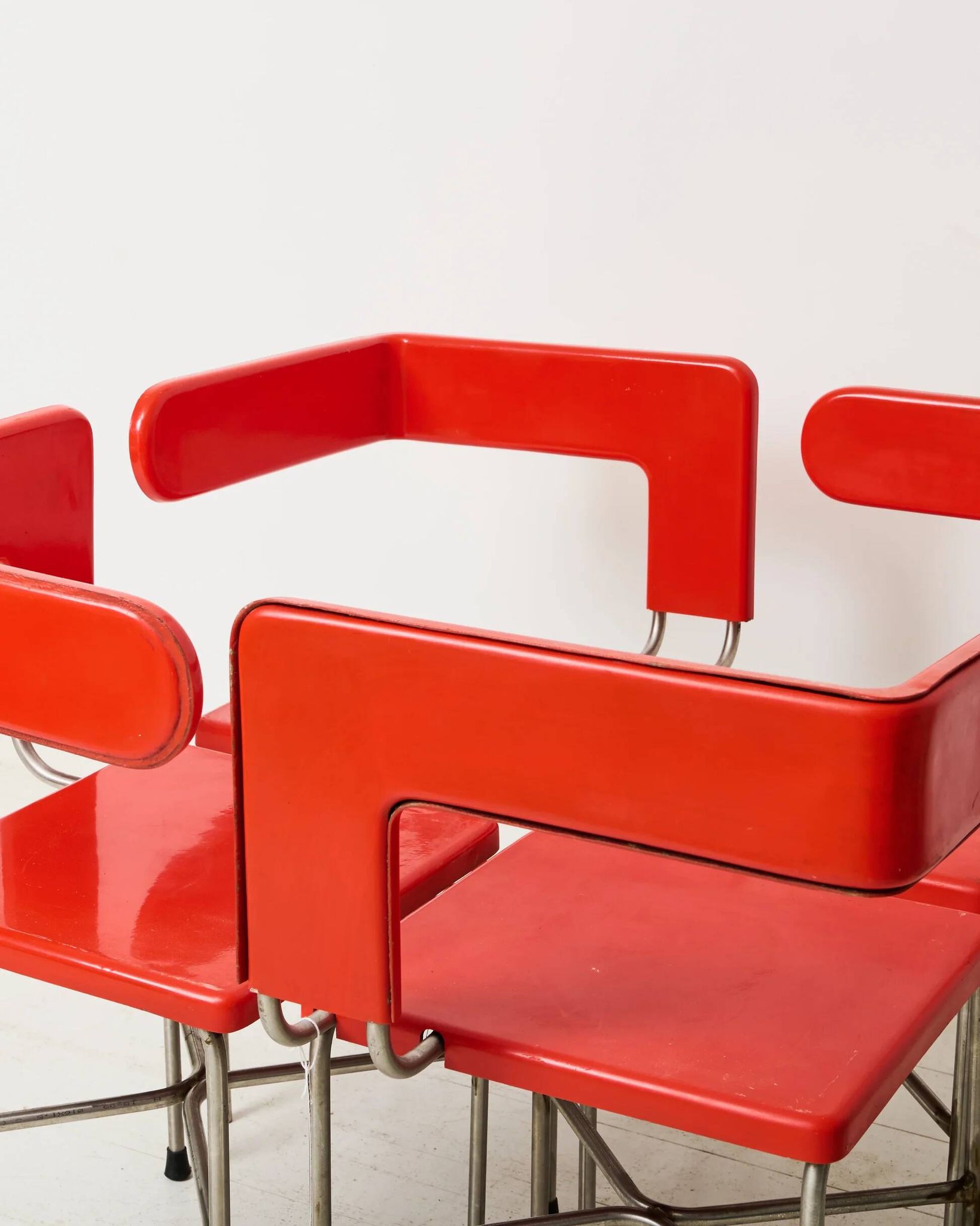 Chaises asymétriques (4), post-moderne, Italie, 1980s