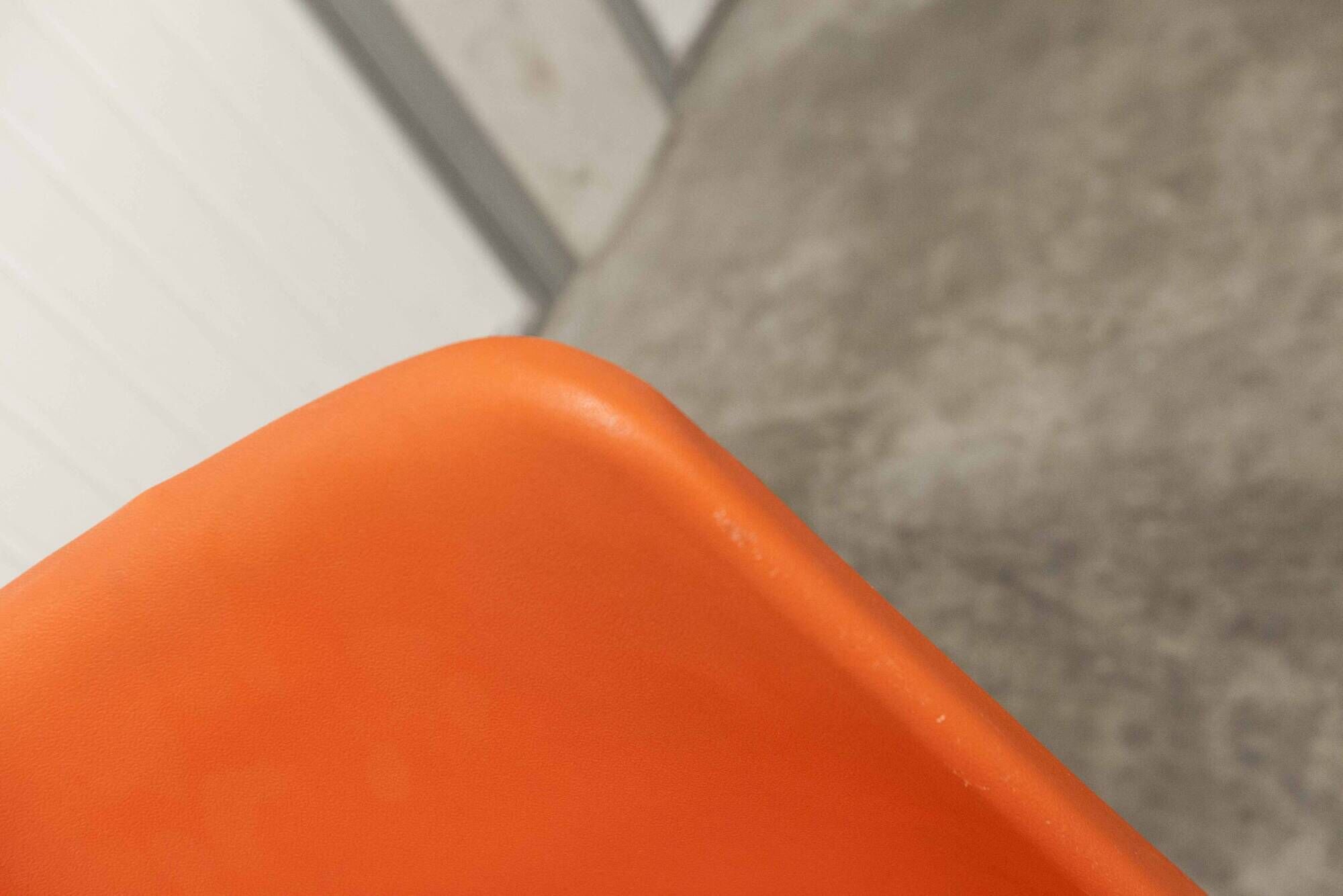 Hille chair Airborne seats creation Robin Day made in France