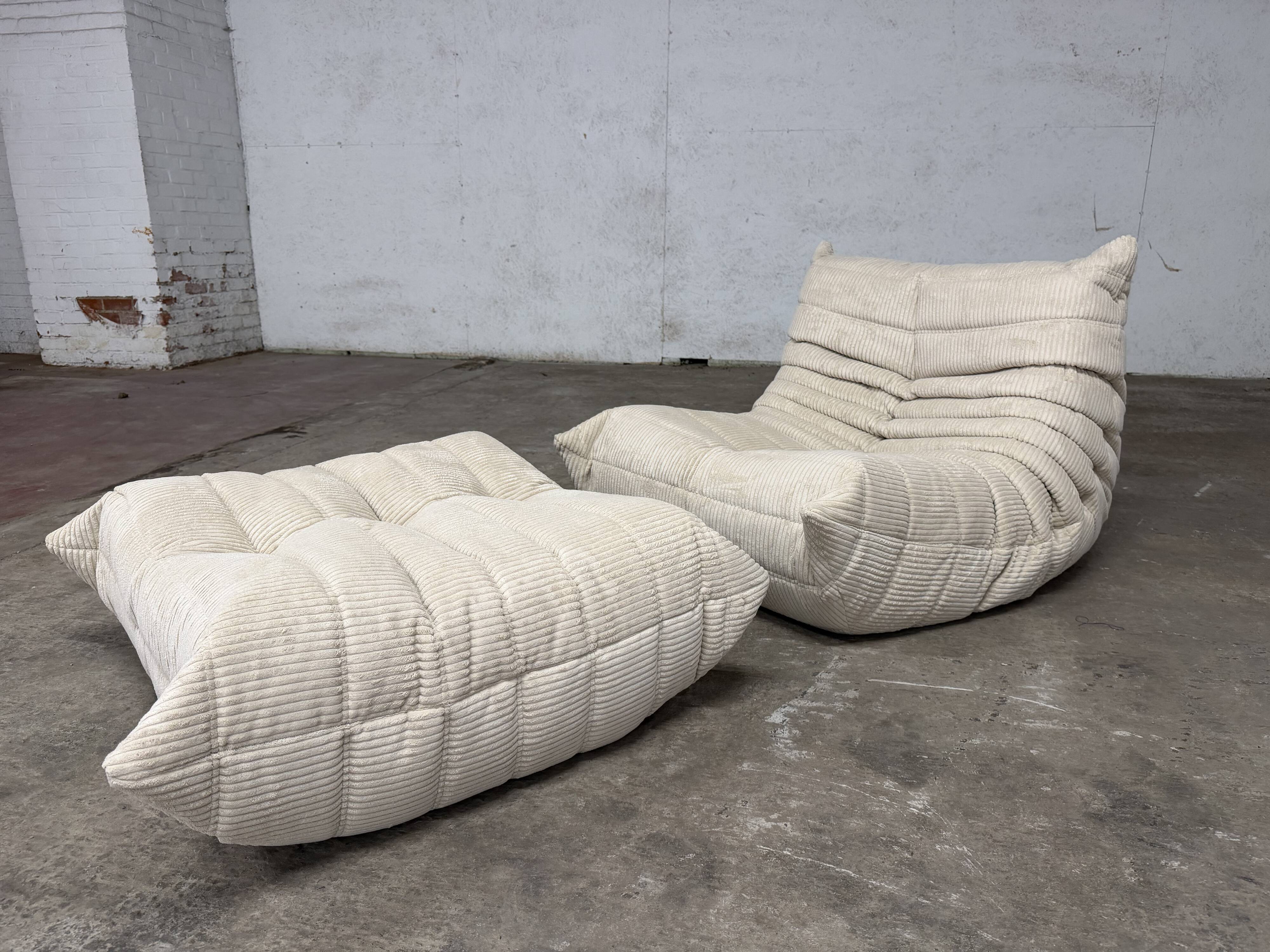 Ligne Roset Togo 1-seater in pouf in Beige Corduroy 10/10
